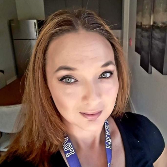 Meet your Posher, Donna - Picture 2 of 2